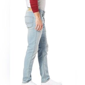 Signature by Levi Strauss Men's Sky Blue Slim Jeans